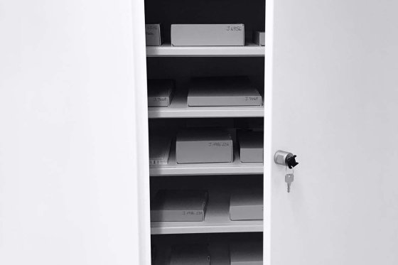 Metal cabinet